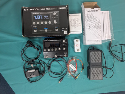 Boss GT-1000CORE Multi-Effekt-Gitarrenprozessor + Exp-Pedal und Dual-Fußschalter