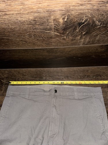 Columbia Shorts Men's Size 38W 10L Green Beige Hook And Loop Pockets Regular Fit - Picture 5 of 7