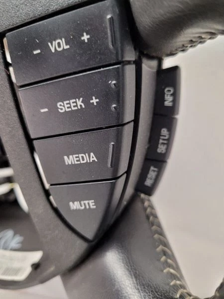 Volante Ford Taurus X 2008 2009 con controles 8G133F563AK35B8 Foto 3 de 4