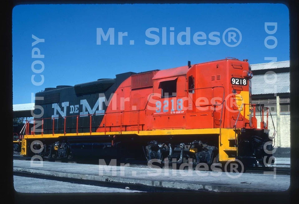 Original Slide NdeM Nacionales de Mexico Hi Hood GP38-22 9218 SLP SLP 1982 - Image 1 of 1