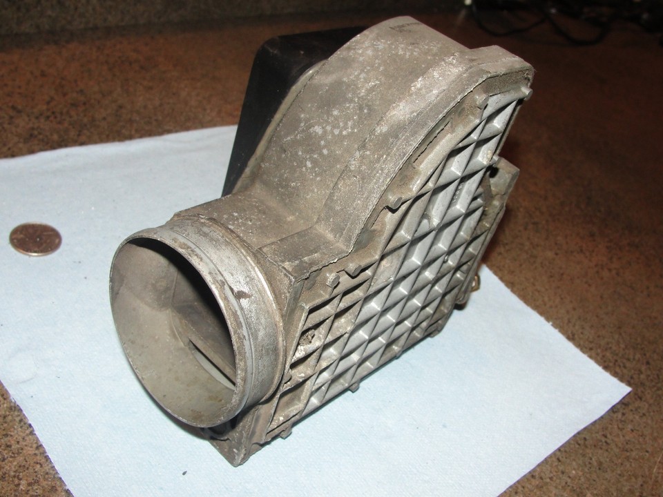 Used OE Bosch0280202106,VW037906301 F.I.Mass Air Flow Meter 8892