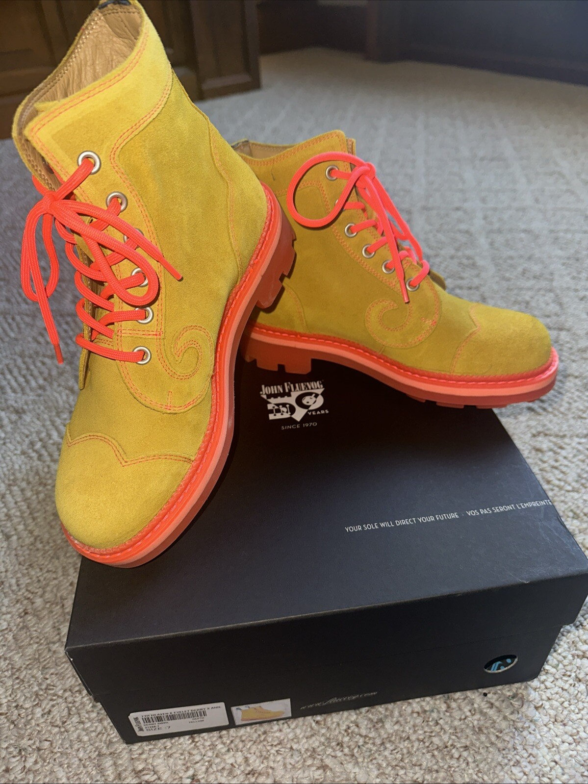 SAOLA John Fleuvog Derby Swirl Giallo 7° Cielo e Occhiello Taglia 7 Nuovo con scatola