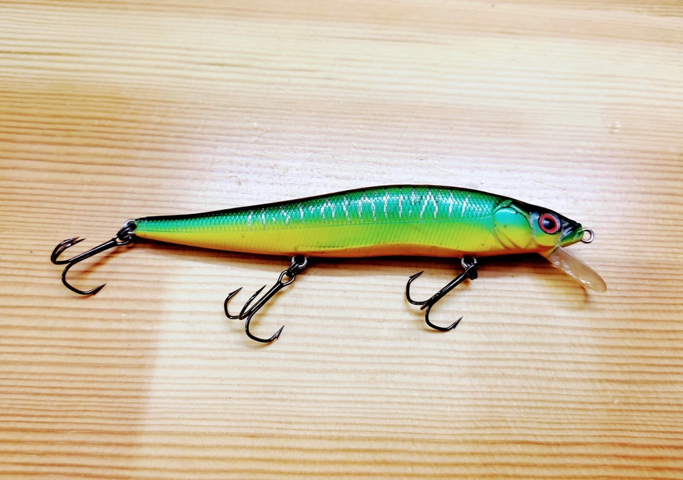 Megabass Vision Oneten Wobbler /110 mm./ Rarität für Sammler/Original von 2003./ - Bild 2 von 4