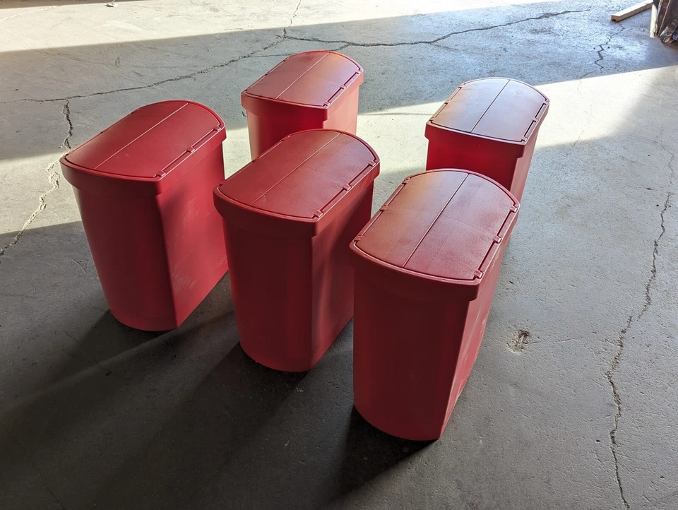 Rubbermaid 1883565 Slim Jim red resin 30L/8gal plastic step-on container - Image 4 of 4