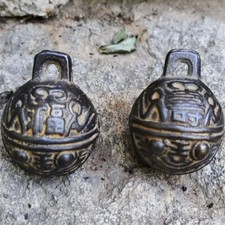 Vecchi oggetti antichi manufatti in bronzo fortunato e longevo campane in rame campane per animali domestici