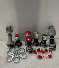 Lote de 7 interruptores eléctricos Akron E-Stop (5) y luces piloto a prueba de explosiones (2)
