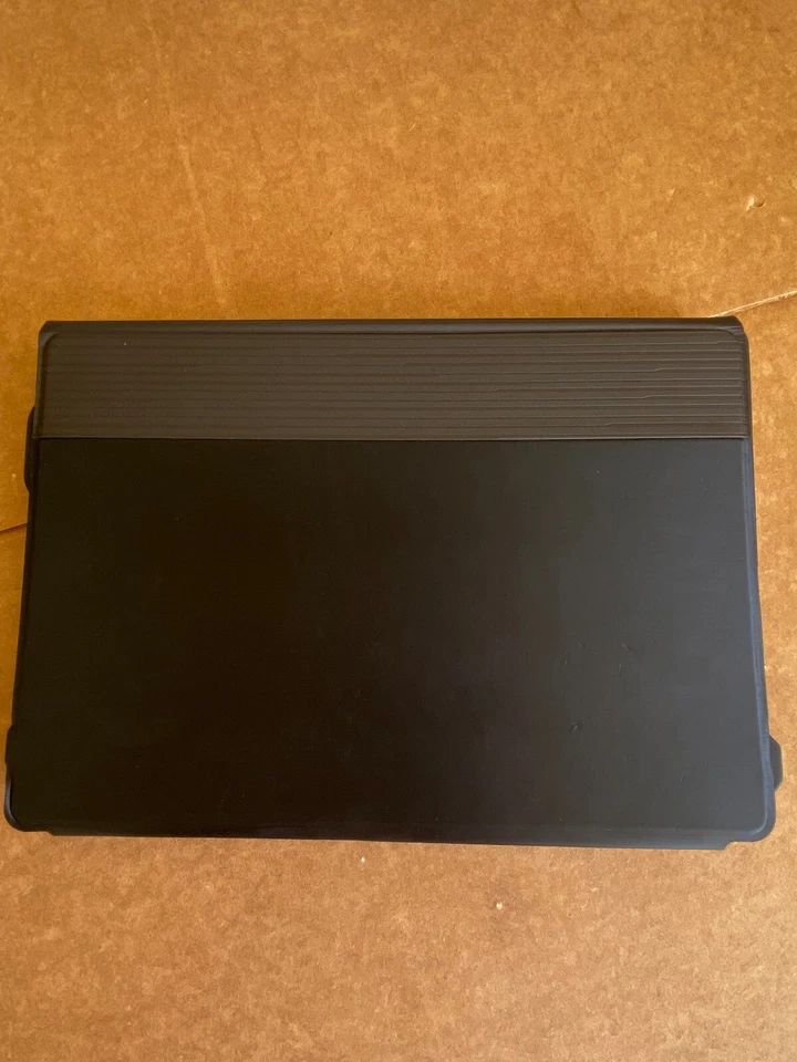 Targus Folio Wrap + Stand for Microsoft Surface Pro (2017) and Surface Pro 4 银色 — 第 3/4 张图片