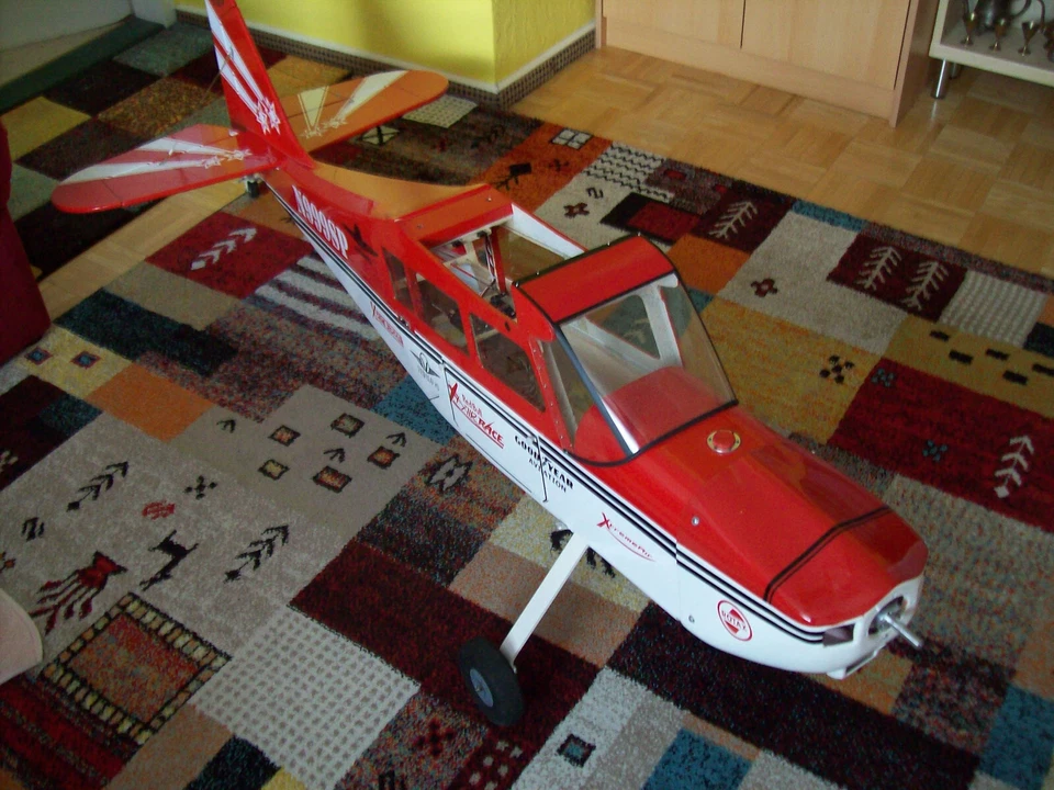 RC-Flugzeug Decathlon Spannweite 2300 mm flugfertig