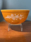 Vintage Pyrex Mixing Bowl 403 2.5 L Butterfly Gold Floral Nestable 8.5" x 4''