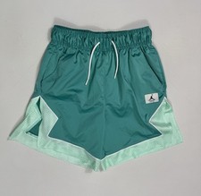 Nike Air Jordan Shorts Women  s XS Essentials Diamond Loose Jumpman DO5041