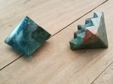 2 BLOODSTONE Pyramid, VASTU Pyramid, Bloodstone Pyramid Set, Nine Pyramid Plate