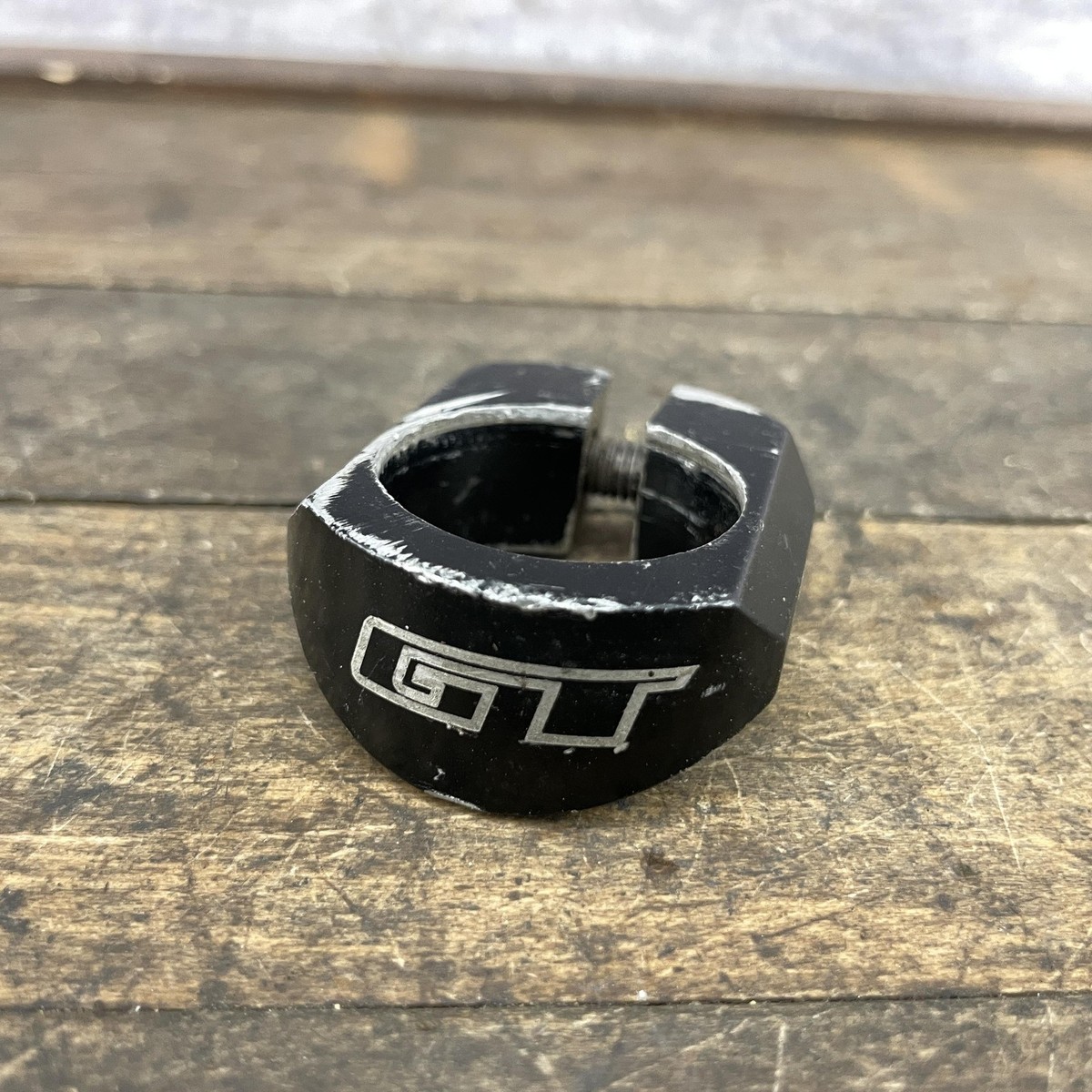 GT BMX Seat Post Clamp 28.6 mm Black Alloy Bolt-On Old School Mid