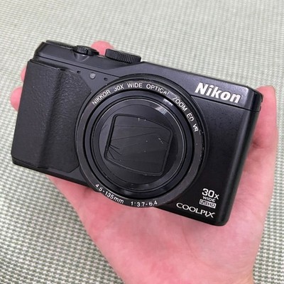 【月がドアップで撮れる】Nikon COOLPIX S9900 30xズーム Nikon COOLPIX S9900 Black Digital Camera 16.0 MP 30x Optical Zoom