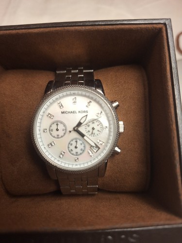 Michael Kors Parker Women's Silver Steel Watch - Picture 7 of 8