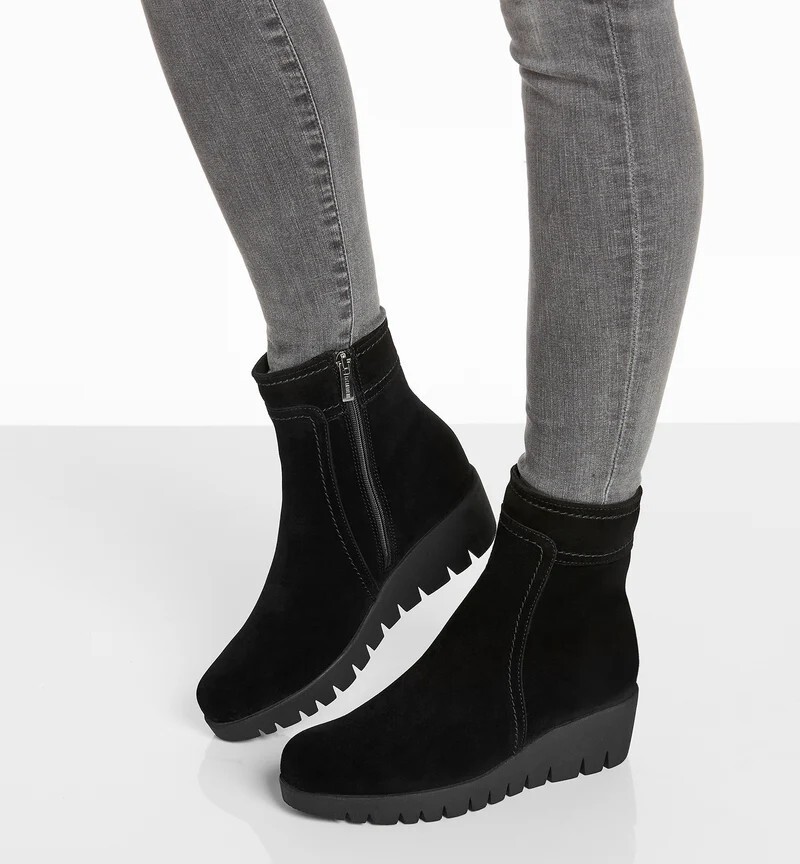 La Canadienne Womens TOKEN Suede Waterproof Wedge Bootie - Black