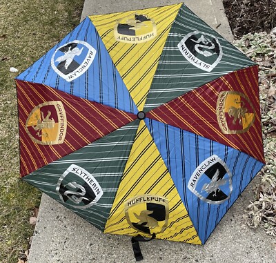 Harry Potter Hogwarts Compact Umbrella Warner Brothers 35'' Wide EXC