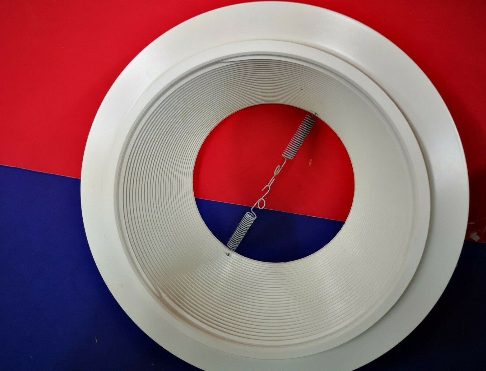 6-Inch WHITE STEPPED BAFFLE Recessed Can TRIM 75W R30 NEW JUNO Lighting 24W-WH