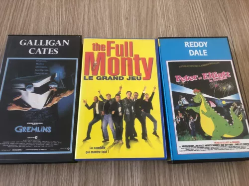 LOT 3 VHS GREMLINS RHE FULL MONTY PETER ET ELLIOTT LE DRAGON FRANÇAIS RARE