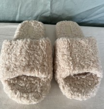 NEW VINCE Cream Faux Fur Slip On Sandals Slides Sz 9