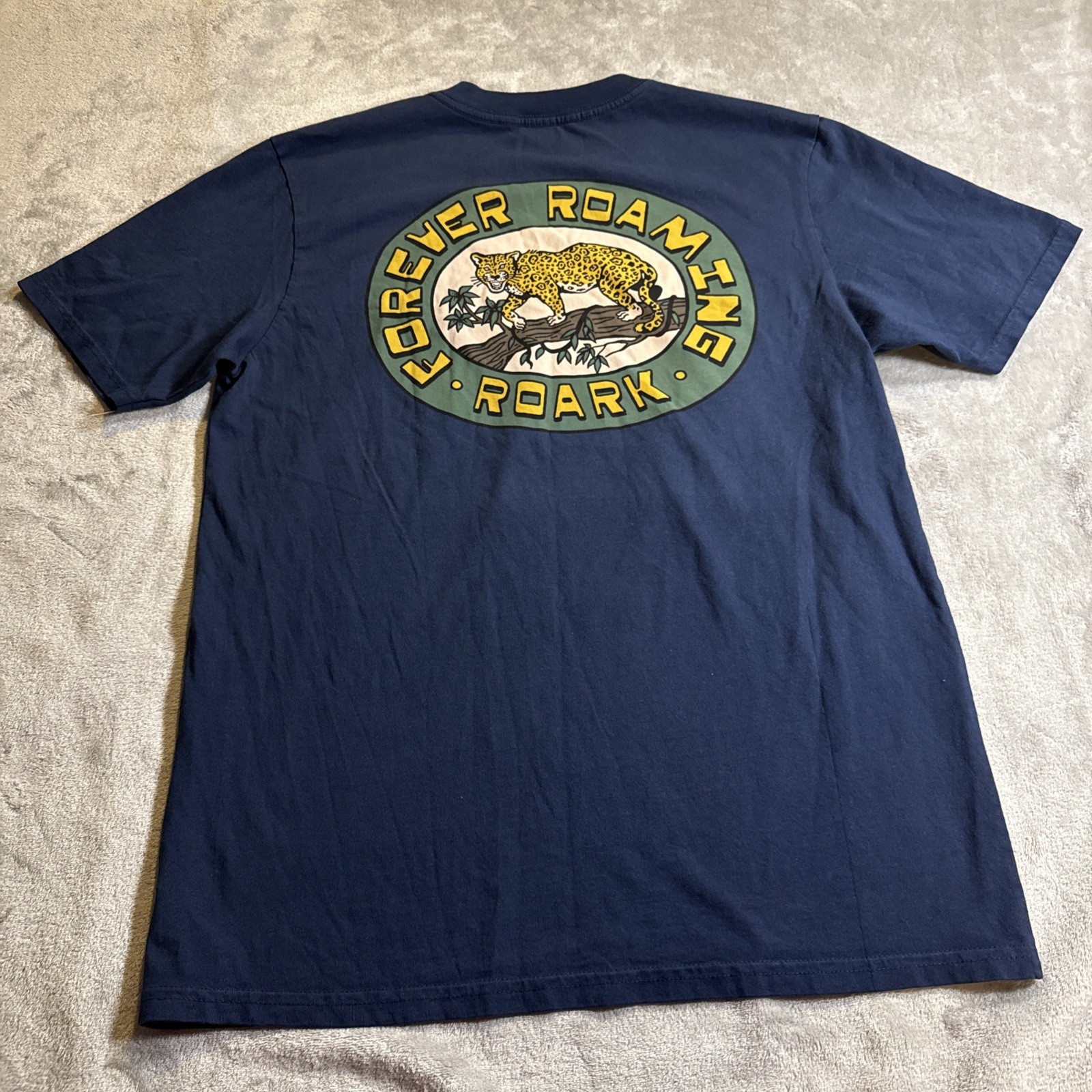Roark T Shirt Men's Size Medium Forever Roaming Navy Blue Tiger Shirt NWOT