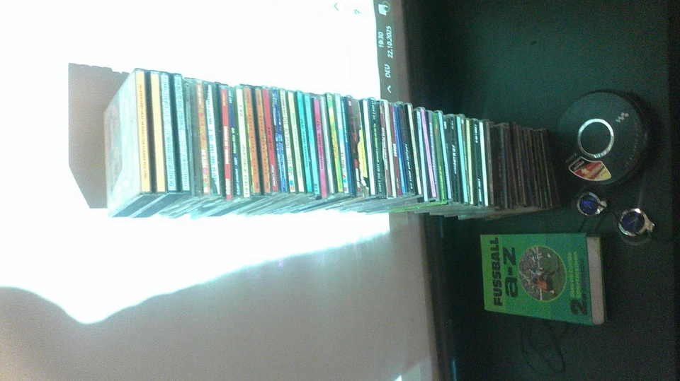 Sony D-EJ011 G-Protection Walkman cd/rw + Party musik cd sammlung+fussball buch