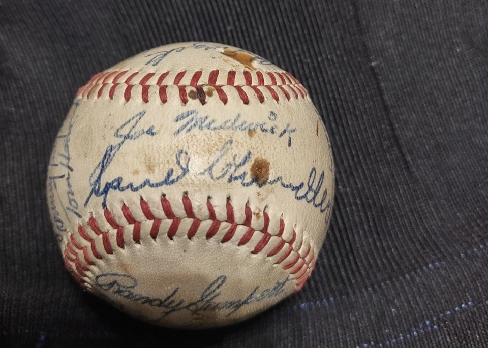Balón firmado de entrenamiento de primavera 1947 New York Yankees Foto 3 de 4