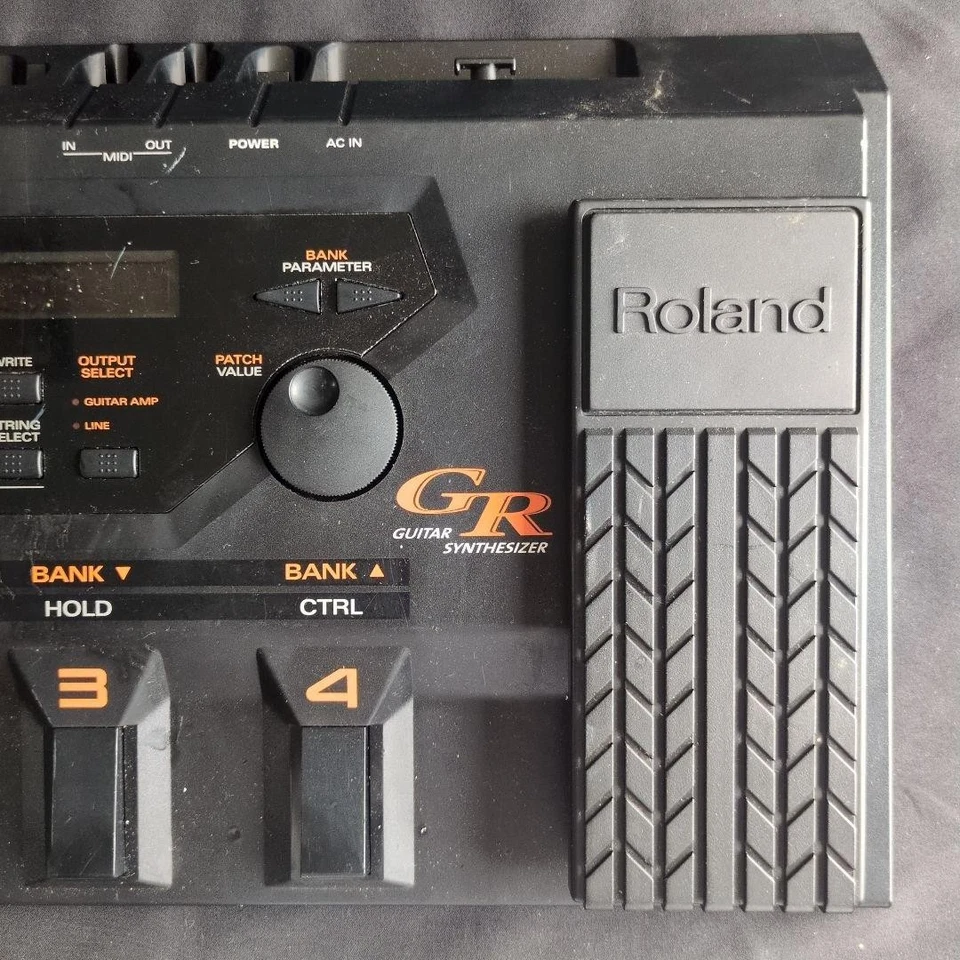 Módulo sintetizador de guitarra Roland GR-33 base controlada por pie Foto 3 de 4