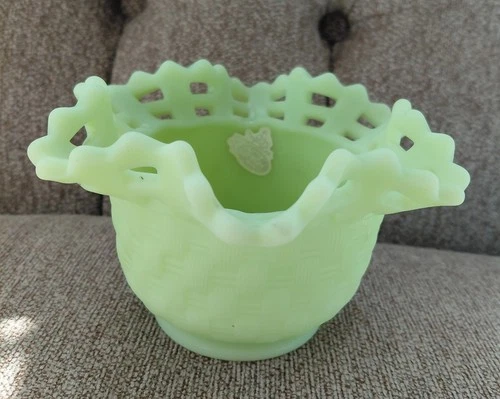 Vtg FENTON URANIUM LIME SHERBET SATIN BASKETWEAVE LACE EDGE ROSE BOWL/ VASE