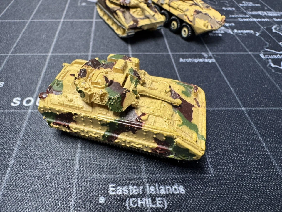 Vintage 1990's Micro Machines Military & ARMY TANK desert camo - Image 2 of 4