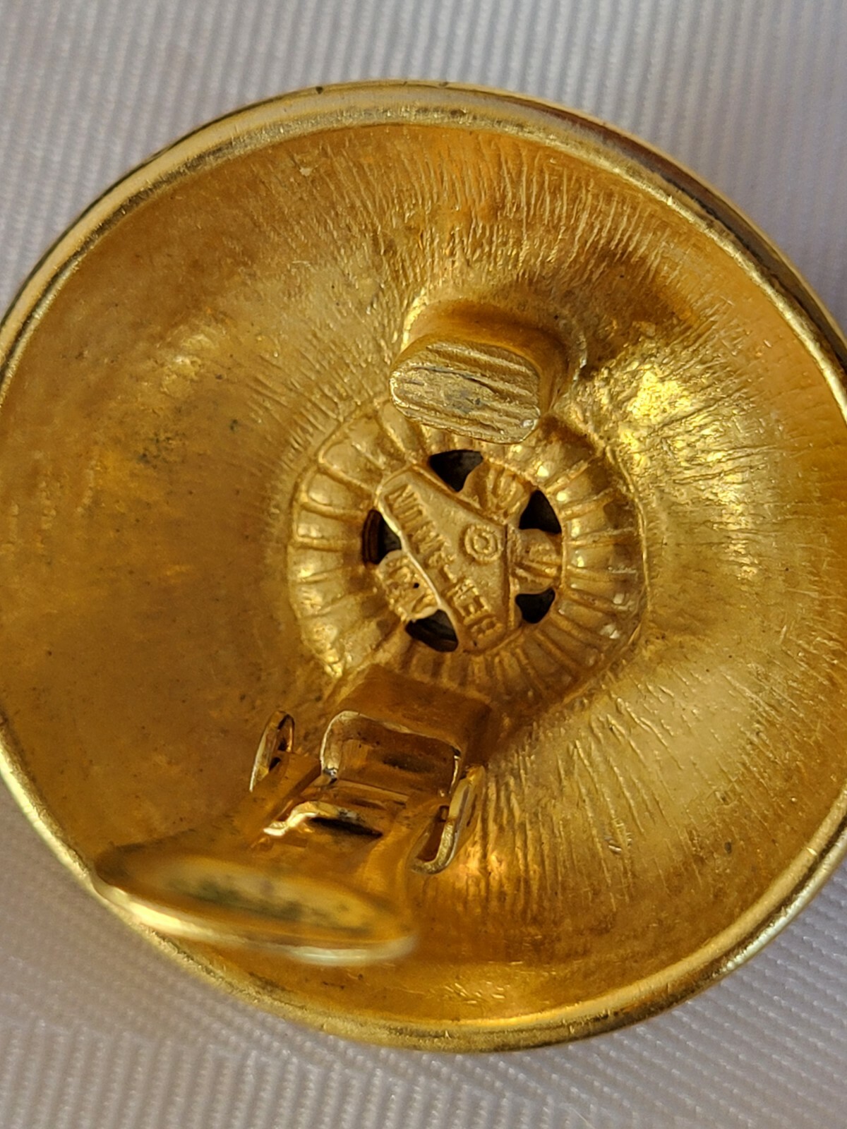 CLASSY AUTHENTIC CHANEL PEARL BUTTON CC LOGO VINT… - image 2