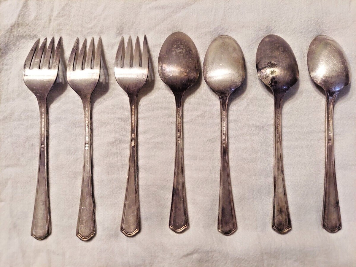 Wm Rogers Mfg Co AA/IS Silver Plated Silverware Lot of 4 spoons