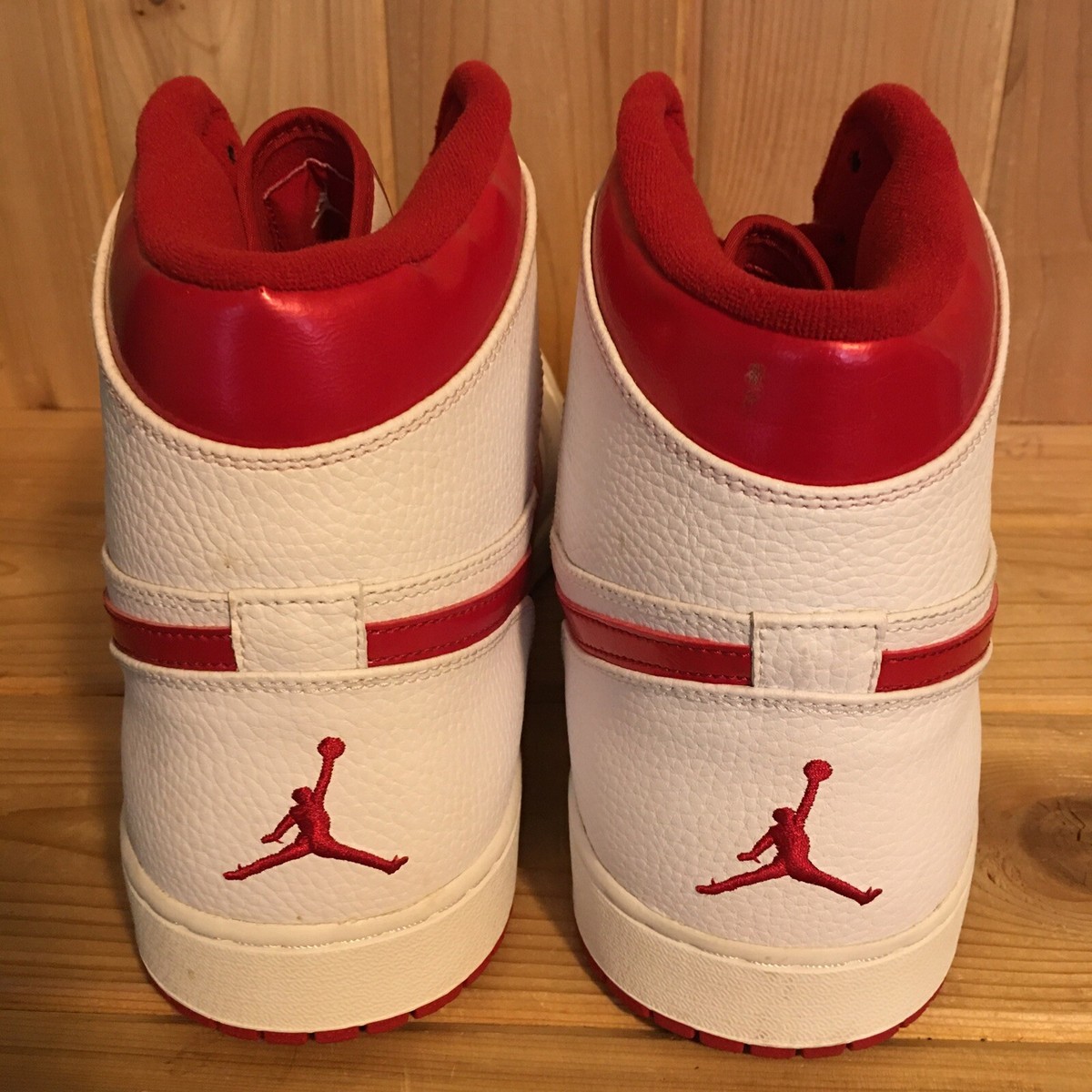 Jordan Retro 1 High OG Varsity Red Metallic White Do The