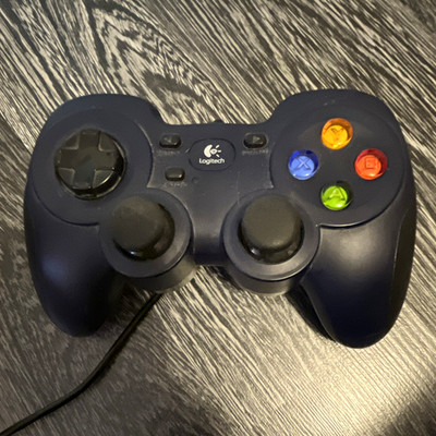Logitech Gamepad F310 verkabelt Controller für PC schwarz J-UB17
