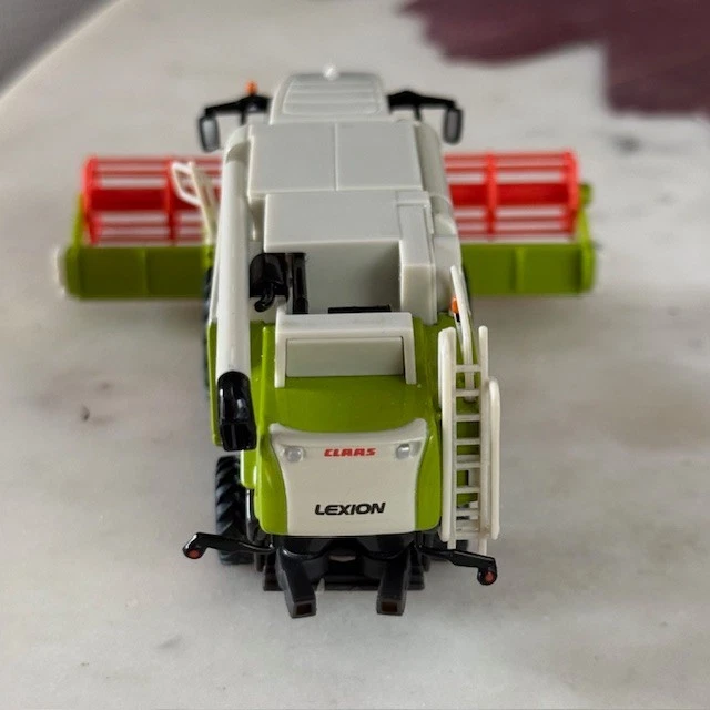 Norscot HO 1:87 Scale Claas Lexion 580 Combine Harvester #56016 - New no box - Image 3 of 4