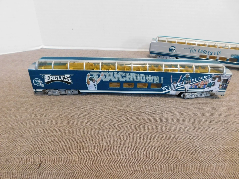 Coches de tren Hawthorn Village Fly Eagles Fly & Touchdown Ho Foto 4 de 4