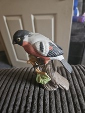 Vintage Ceramic Porcelain Bullfinch Figurine Perched on a Tree Stump🌟