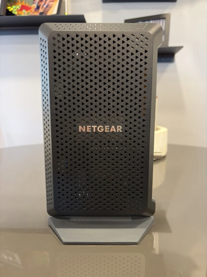 NETGEAR CM1150V Nighthawk Multi-Gig Cable modem Voice - Image 3 of 4