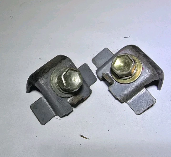 Toyota Supra MK3 1986-1991 tope de ventana de puerta lateral del conductor con pernos Foto 4 de 4