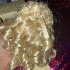 NEW Wee 3 Blonde E6 Doll Wig Grace 14-15.5" Long Ringlets Curl Bangs Ribbon Trim