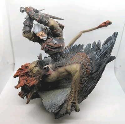 The Witcher 3 III Wild Hunt Collectors Edition - Geralt vs Griffin Statue Figure