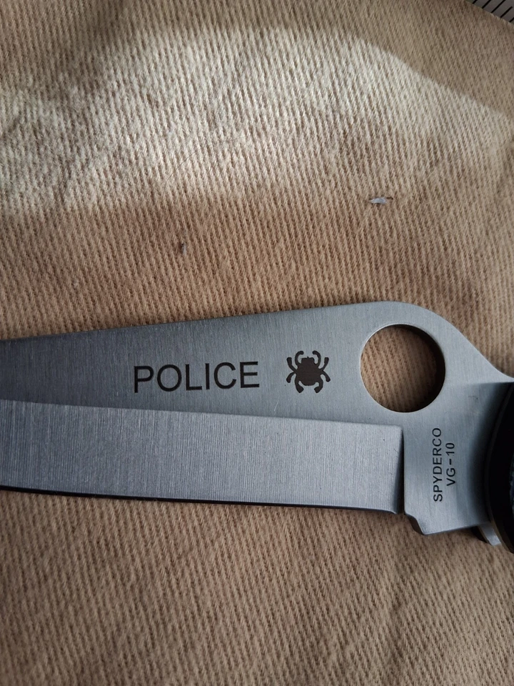 Cuchillo Plegable Spyderco VG-10 Policía Acero Inoxidable G-10 Negro Foto 2 de 4