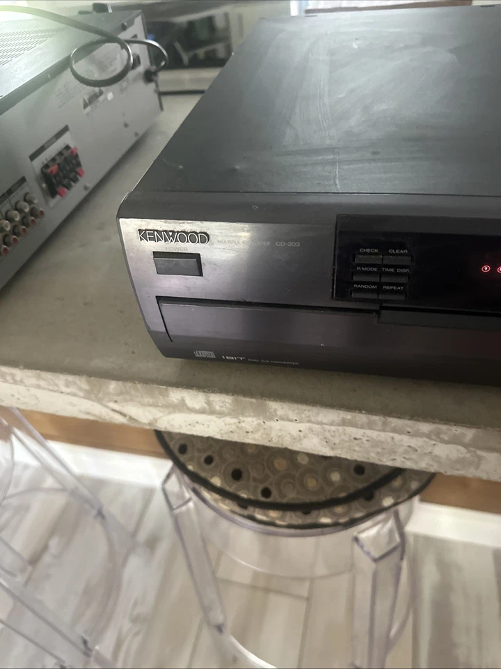Kenwood CD-203 5 Disc CD Changer Player 1 Bit Dual D/A Convert NO Remote TESTED - Image 4 of 4