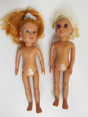 Lot 2 Glitter Girls Dolls Poppy and Chrissy