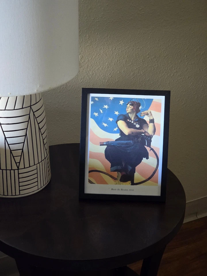 Impressão artística emoldurada realista Rosie The Riveter por Norman Rockwell - Imagem 3 de 4