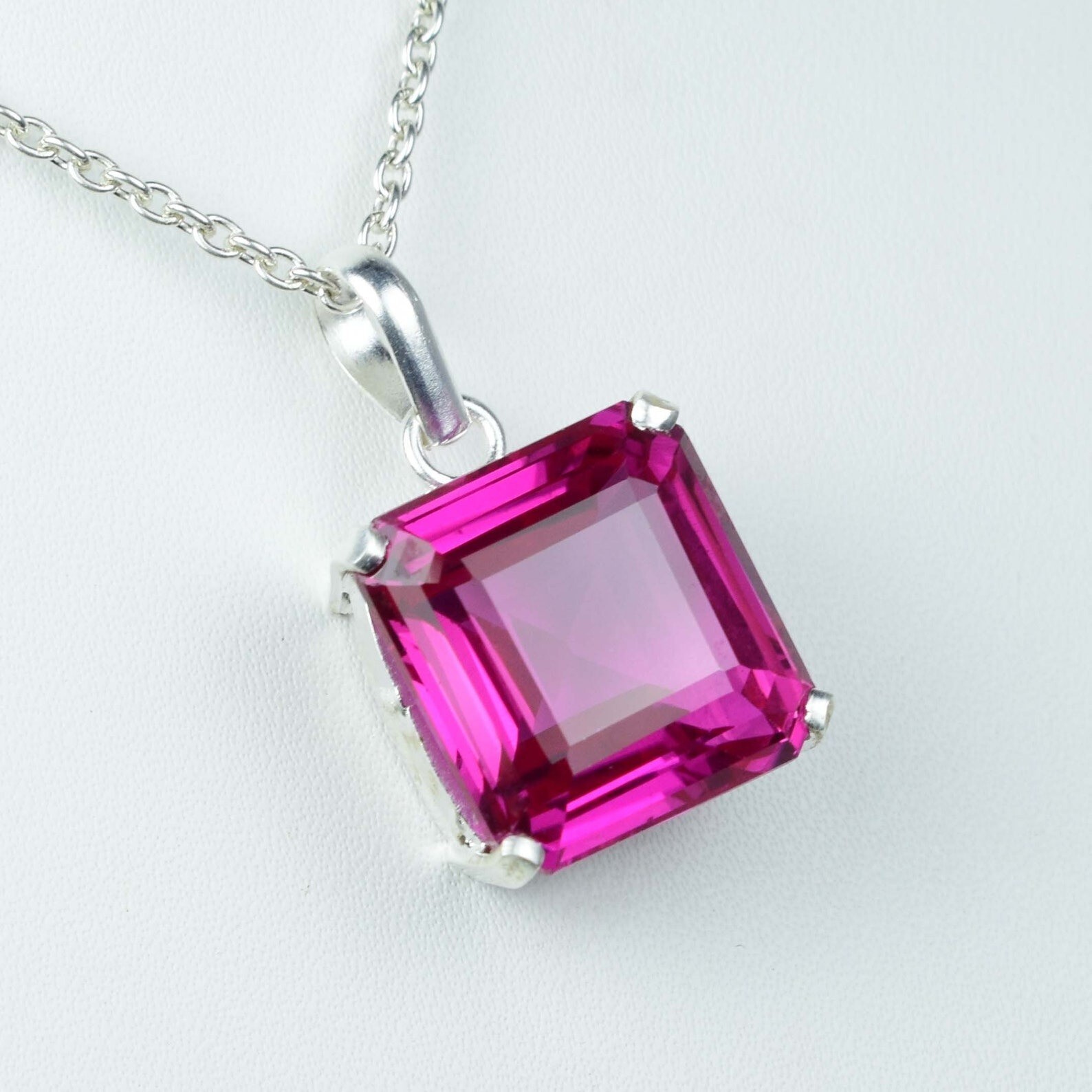 Natural Certified 24.06 Ct Pink Sapphire Loose Gemstone 925 Solid Silver Pendant