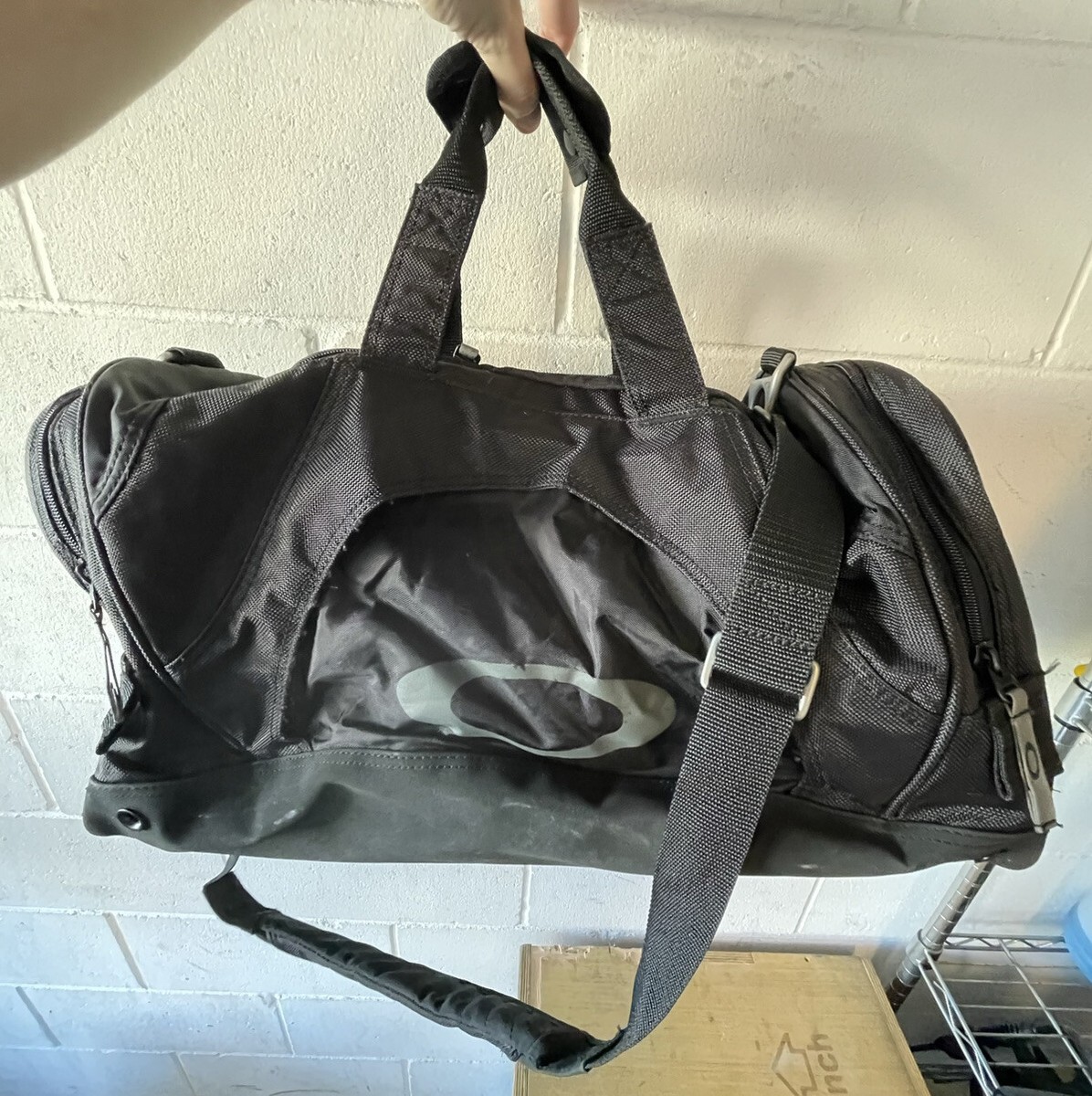 OAKLEY Tactical Duffle Shoulder Bag ブラック FOS901048__02E.png?impolicy=