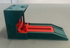 Vintage Fisher Price Little People Parking Garage Ramp Car Lift 930 Works