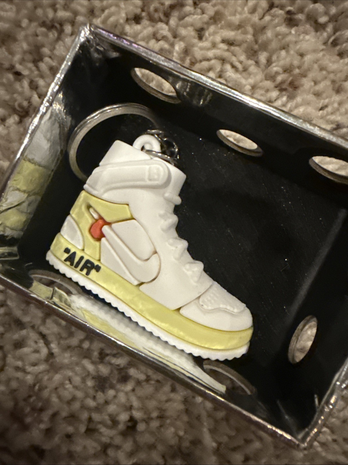 Lot Of 4 Mini Shoe Keychains - SB DUNK Chunky Dunky, Yeezy, Nike Dunk thumbnail 8