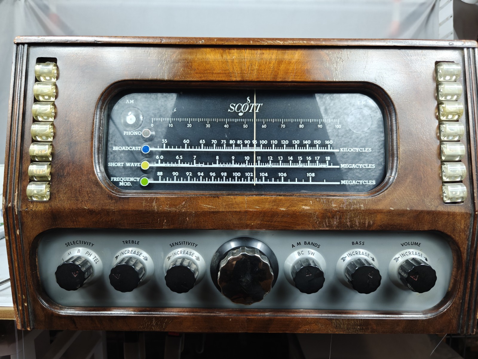 SCOTT 800B  Reciever Chasis in working order/ TUBES / CABLES  / GOOD GLASS