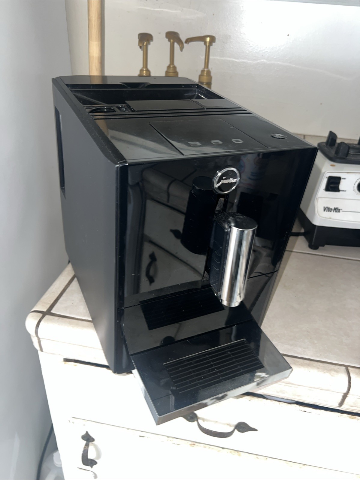 JURA A1 Super-Automatic Coffee Machine &ndash; FOR PARTS REPAIR Please Read  Powers On